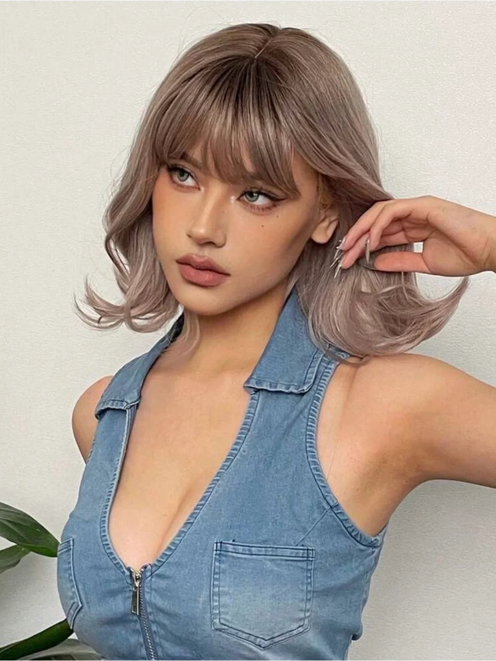 Premium Ombré Short Body Wave Wig with Bangs in Ash Blonde 14”